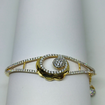 22K Flower with diamond shape figurative bracelet by 